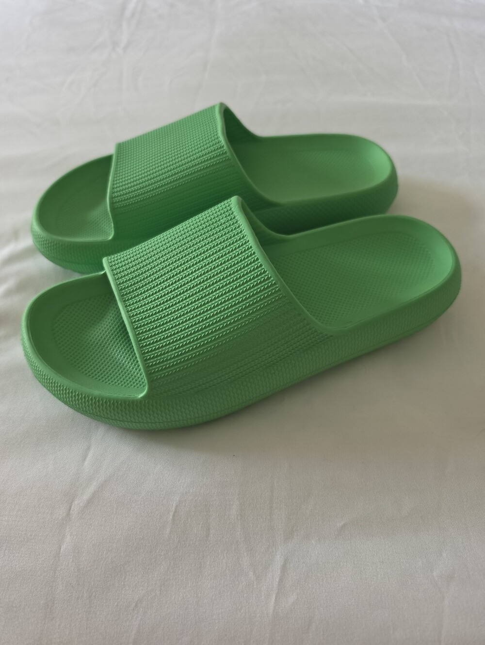 Dick's DSG Women's Green Slides 9 NWOT